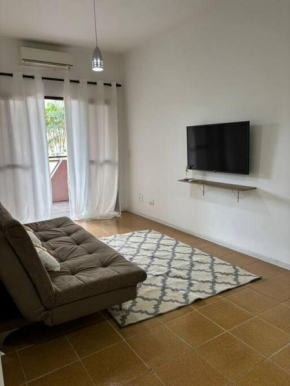 Apartamento entre Astúrias e Tombo com Varanda e WiFi